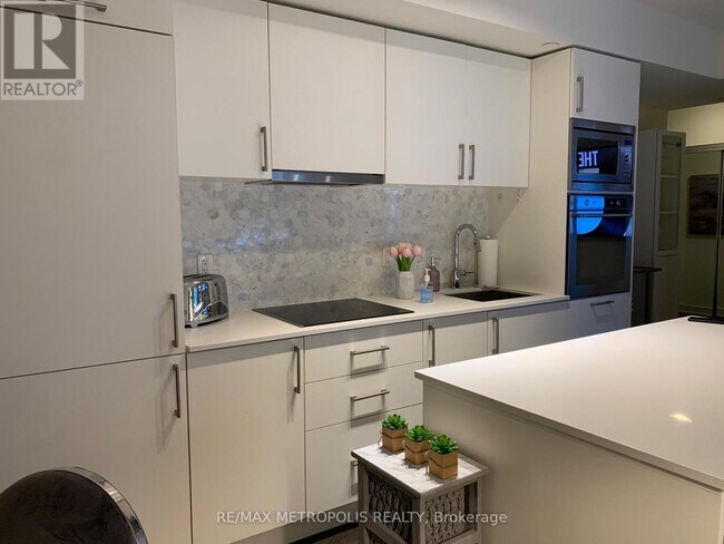 Photo du bâtiment - 27 Bathurst St