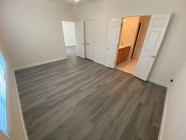 Building Photo - Beautiful 55+ 3 bed/2 bath home located in Aliante