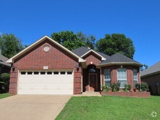 Building Photo - 3434 Bienville Dr