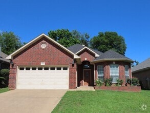 Building Photo - 3434 Bienville Dr