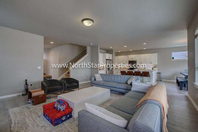 Building Photo - Beautiful home in Redmond Oregon