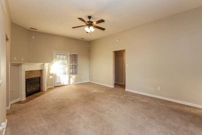 Building Photo - 7182 Crape Myrtle Dr