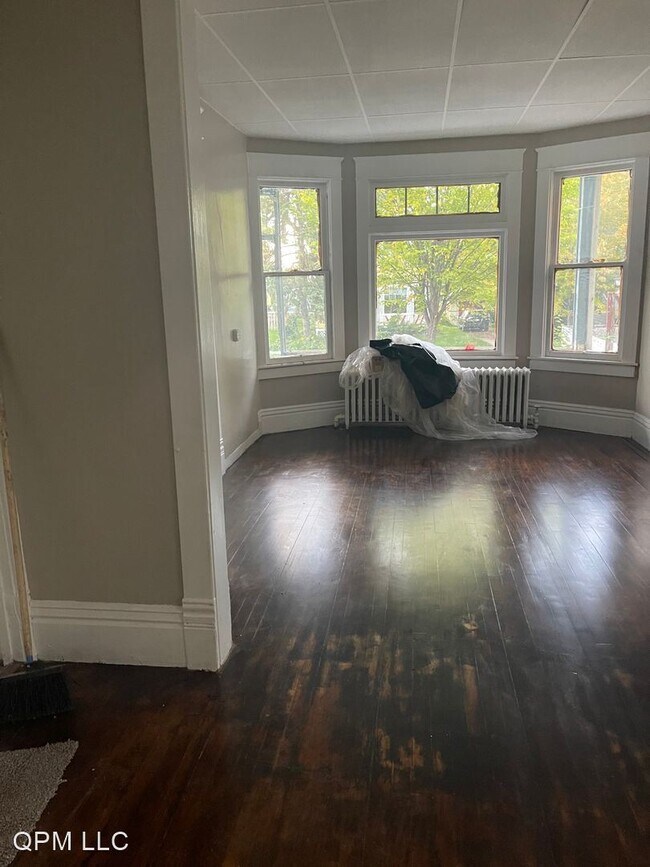 Foto del edificio - 4 br, 1 bath House - 154 George St. W
