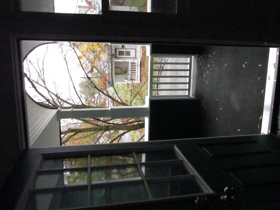 Primary Photo - 1402 W Spofford Ave