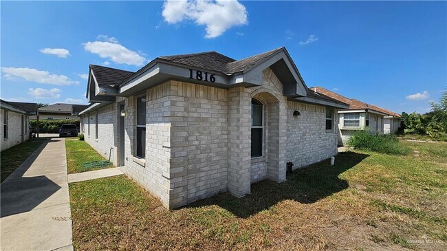 Building Photo - 1816 Agua Fina Ave
