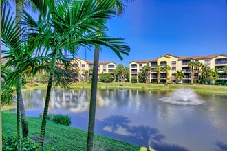 Building Photo - 400 Uno Lago Dr