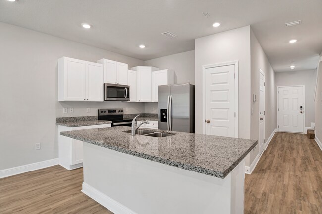 Foto del edificio - New Townhome near UWF and Nine Mile Rd