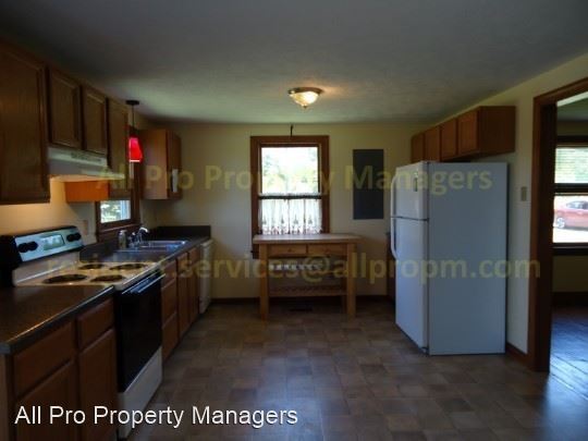 Building Photo - 3 br, 2.5 bath House - 5235 Martin Road