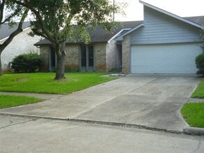 Building Photo - 2822 Mesquite Dr