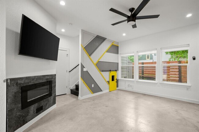 Building Photo - 1144 Gunter St