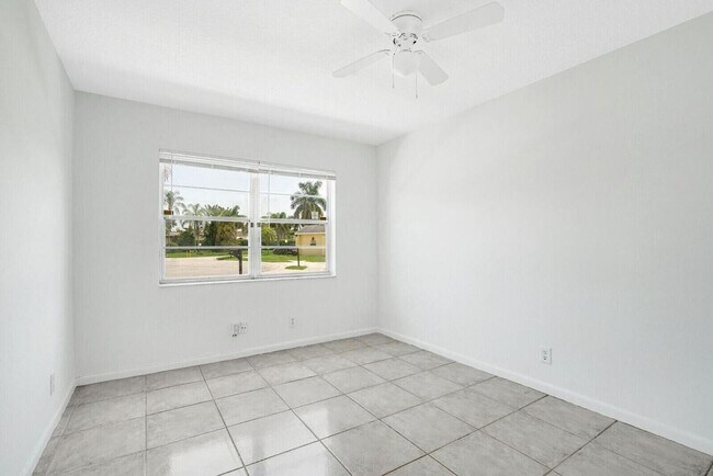 Foto del edificio - 9044 Pine Springs Dr