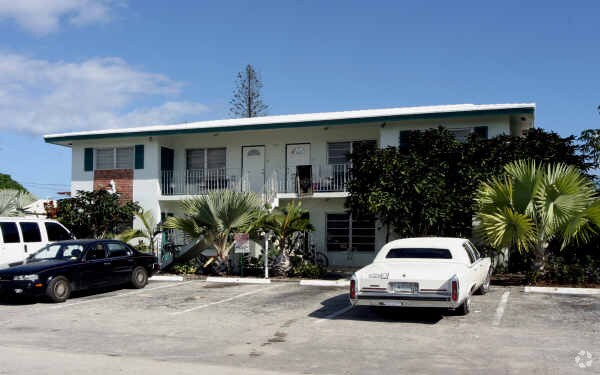 Foto del edificio - 1140 NE 23rd Ter