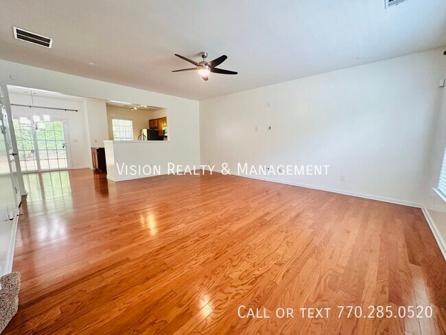 Building Photo - 2706 Deerwood Ln