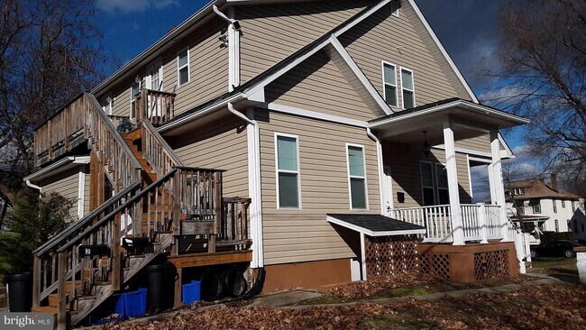 Foto del edificio - 699 National Ave