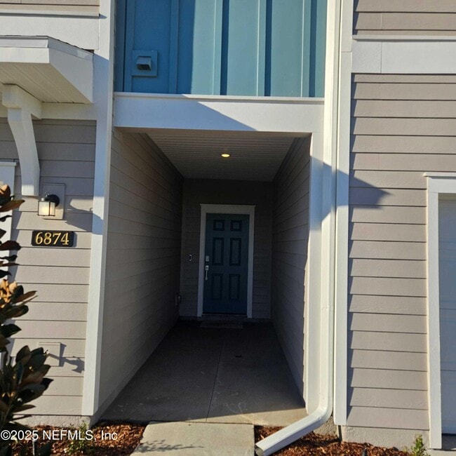 Foto del edificio - 6874 Golden Monarch Ave