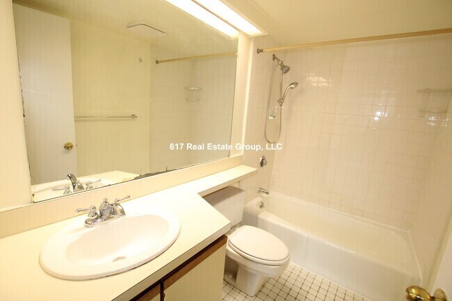 Foto del edificio - 85 Brainerd Rd
