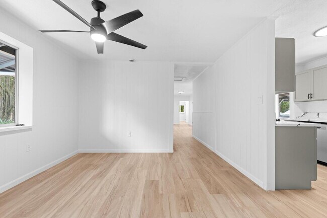 Foto del edificio - Available Now! 3/1.5 For Rent in HPP