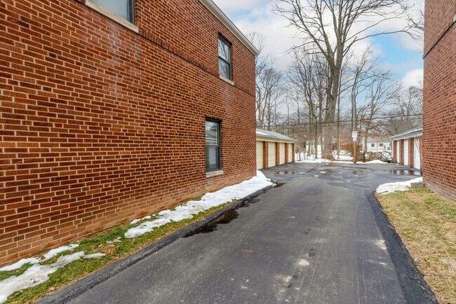 Building Photo - 636 Blenheim Rd