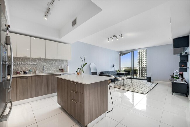 Foto del edificio - 5252 NW 85th Ave