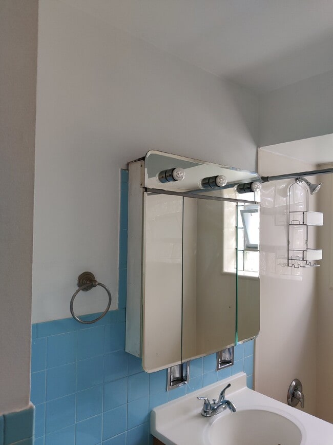 Foto del edificio - 4249 N Kedvale Ave