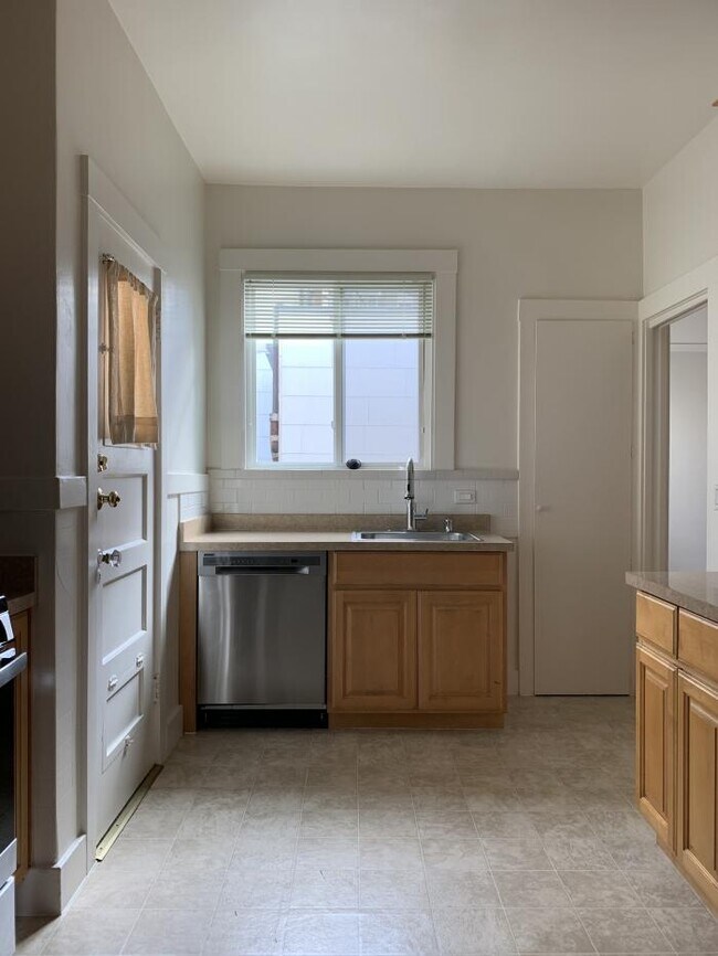Building Photo - 1 bedroom in San Francisco CA 94109