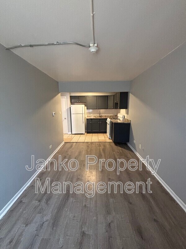 Foto del edificio - 3351 Commercial Ave