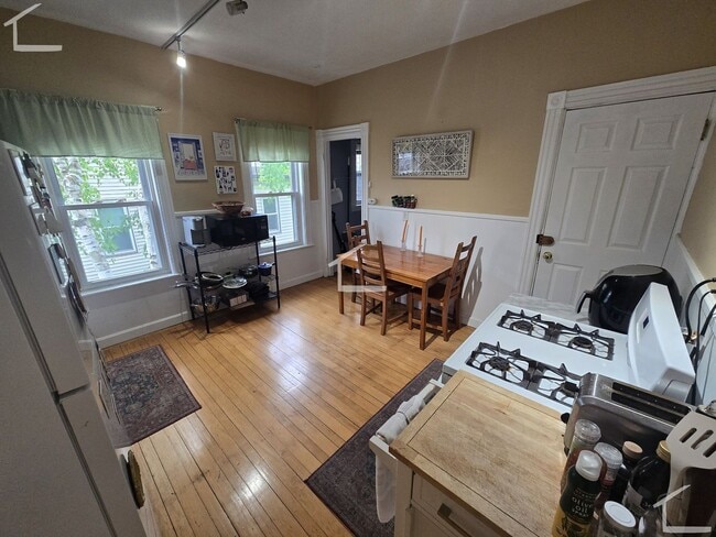 Huge 3 bed in Somerville!!! - Huge 3 bed in Somerville!!! House