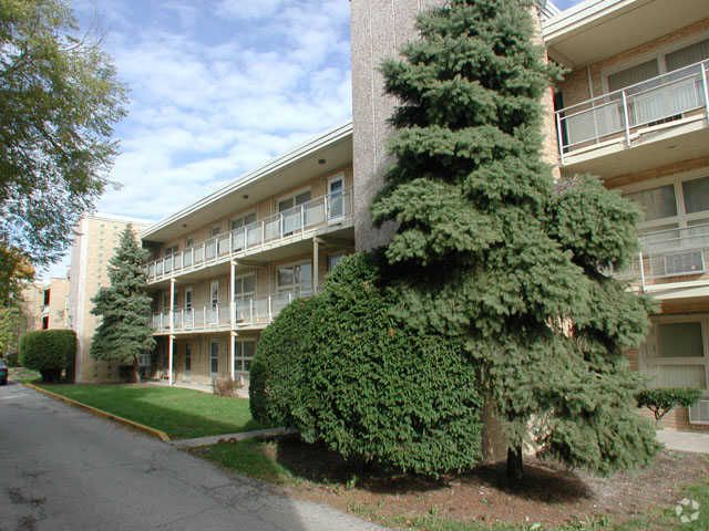 Community - Forest Glen Apartments