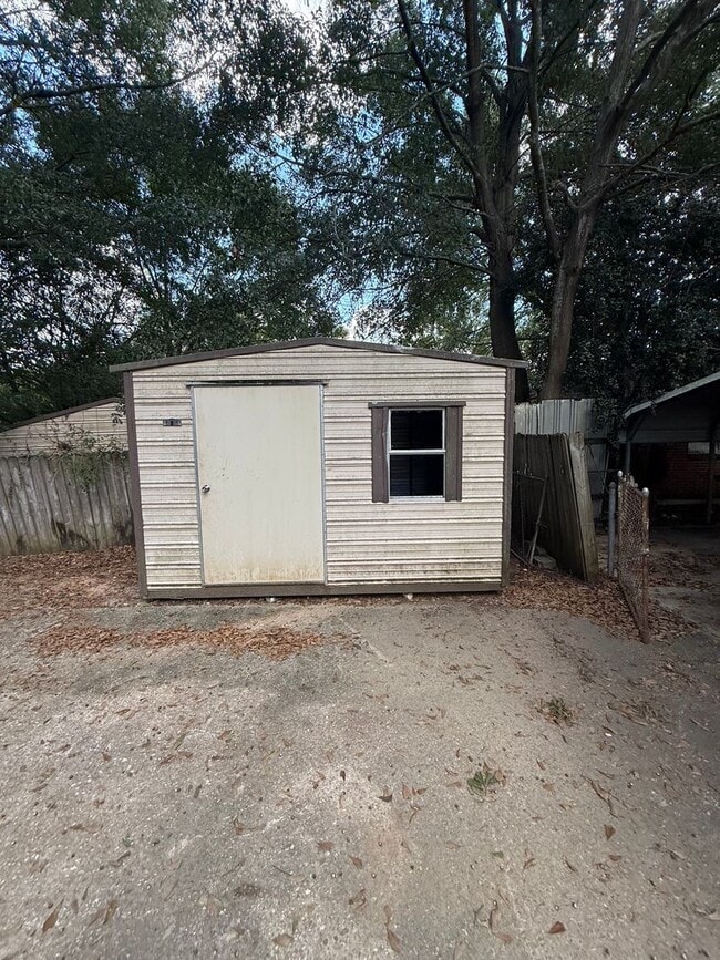 Foto del edificio - ** 3 Bed 1 Bath located in Chisholm ** Cal...