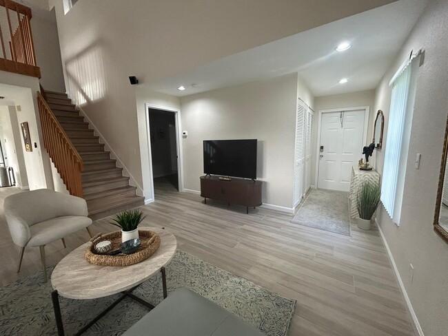 Building Photo - 1140 Staghorn St