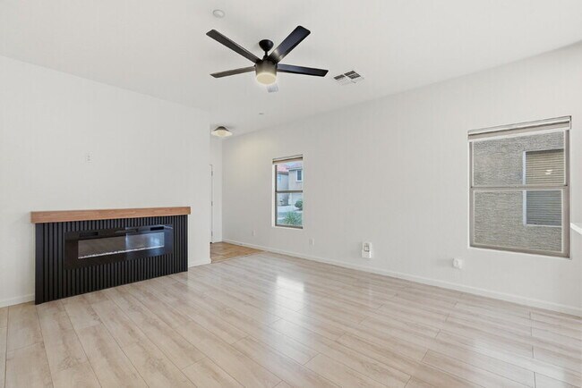 Foto del edificio - 7500 E Deer Valley Rd