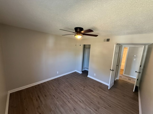 Foto del edificio - 324 Block St