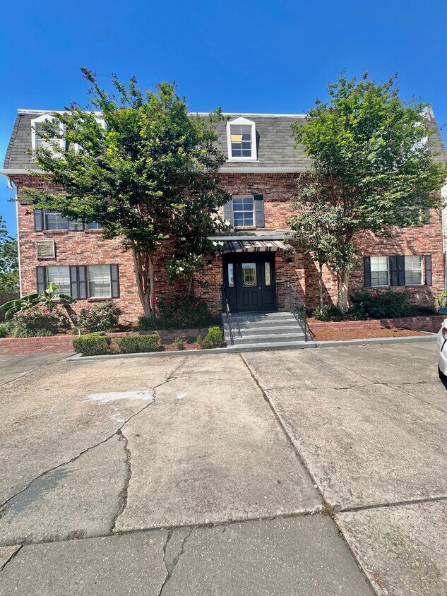 Primary Photo - 4735 Government St