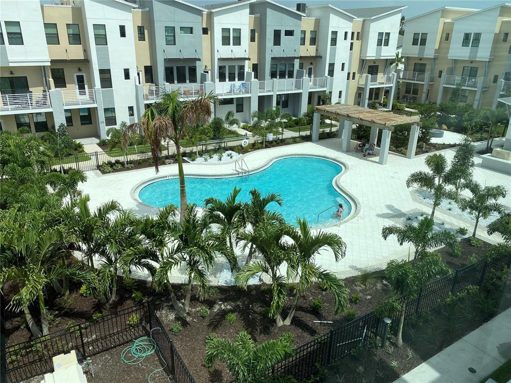 1221 25th Ln N, Saint Petersburg, FL 33713 Townhouse for Rent in