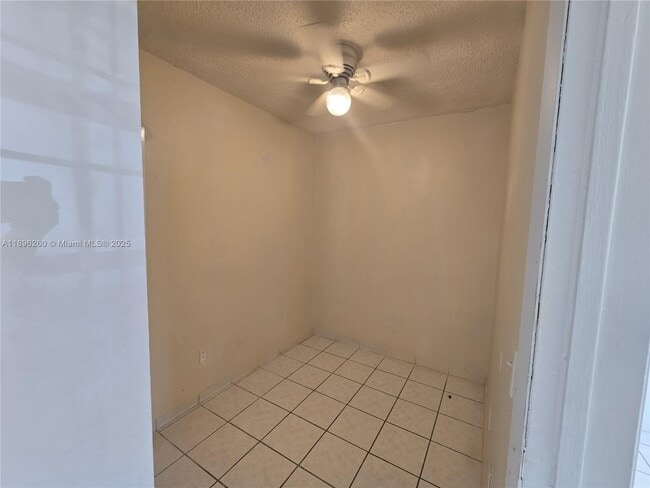 Foto del edificio - 71 NW 76th St