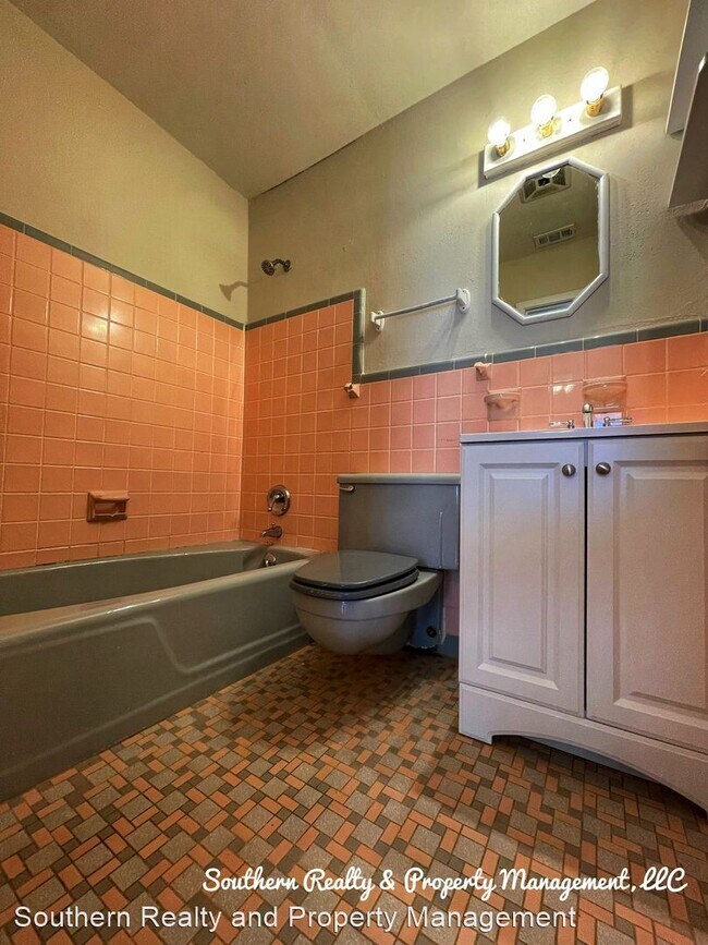 Building Photo - 4 br, 2 bath House - 18 Brantwood Drive