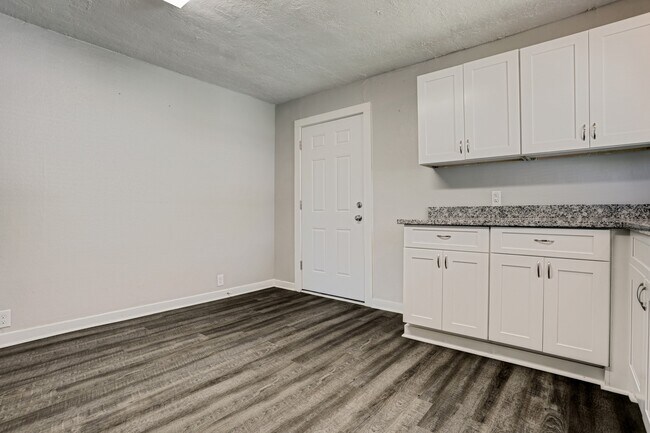 Foto del edificio - 308 Bennett Dr