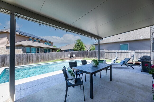 Building Photo - 5812 Pescia St