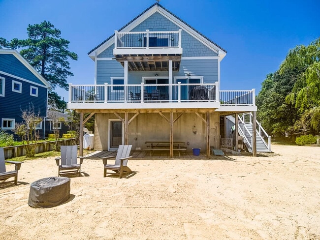 Building Photo - 15378 Holly Dr