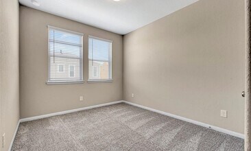 Building Photo - 16104 Oregon Oak Dr