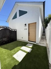 Building Photo - 2720 Clarellen St