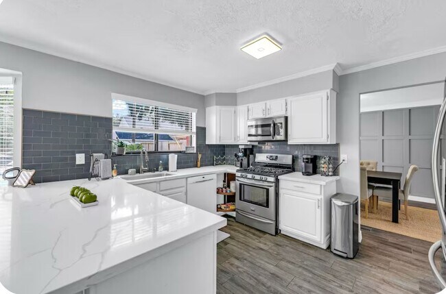 Foto del edificio - 7606 Magnolia Shadows Ln
