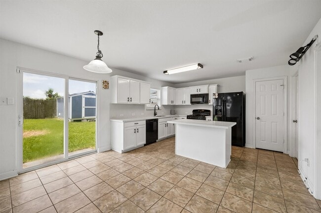 Building Photo - 13926 Tinsley Ct