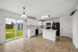 Building Photo - 13926 Tinsley Ct