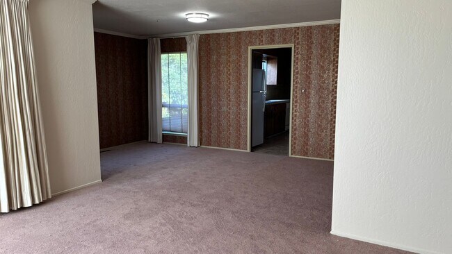 Foto del edificio - Spacious 3 bed/2 bath home in San Leandro