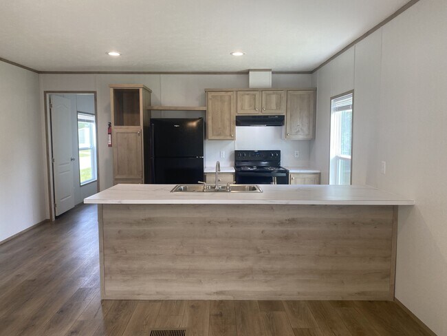 Building Photo - 542 Canterbury Ct