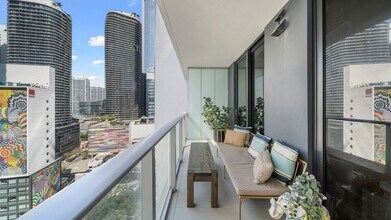 Building Photo - 1010 Brickell Ave