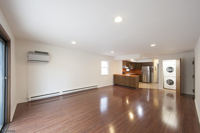 Foto del edificio - 219 Bellevue Ave