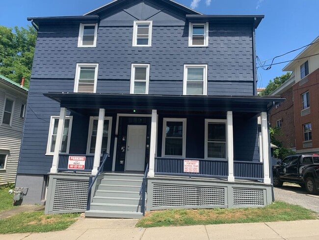 Building Photo - 108 Catherine St