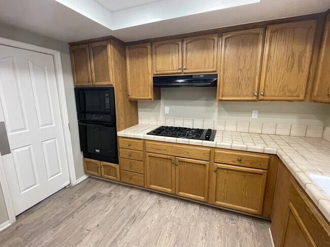 Foto del edificio - 5028 W Avenue M